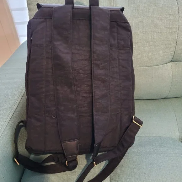 Black backpack - Picture 2 of 3